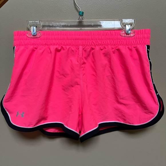 Under Armour active shorts - Picture 1 of 3